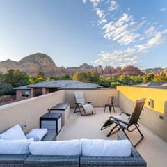 21 New Build | Rooftop Deck Views, Spa, Modern