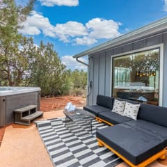 Walkable, family-friendly home w/ hot tub