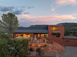 Ravens Rock Retreat: Clifftop Estate w/ 360 Views - Image 4