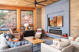 Uptown Architectural Retreat - Incredible Views, 3 Suites - Image 3