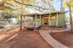Juniper Ranch - Main & Guest House on 2.5 Acres - Image 2