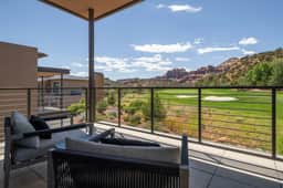 Sedona Luxury! Golf,  Shared Pool & Stunning Views - Image 3