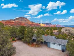 Walkable, family-friendly home w/ hot tub - Image 5