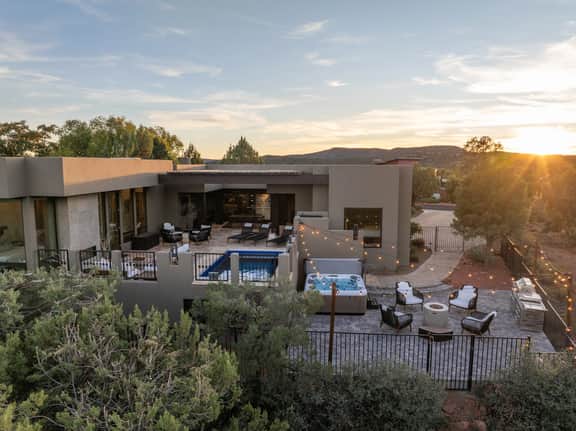 Red Rock Luxe Villa: Pool, Spa, Views, Private Courtyard - Image 5