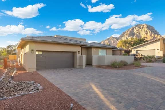 21 New Build | Rooftop Deck Views, Spa, Modern - Image 3