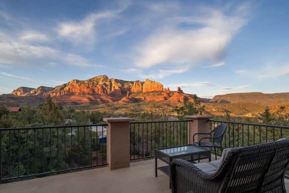7000 Sq. Ft. Uptown Estate | Views, Games, Theatre - Image 4