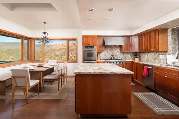 7000 Sq. Ft. Uptown Estate | Views, Games, Theatre - Image 5