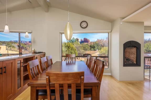 Cathedral Vista - 2 Kitchens, Views, Pet-Friendly - Image 4