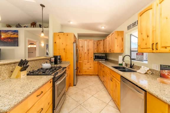 Cozy Cottonwood Oasis - Verde Valley Basecamp - Image 4