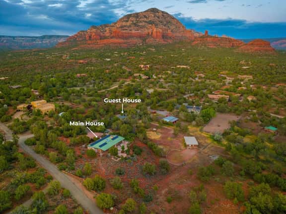 Juniper Ranch - Main & Guest House on 2.5 Acres - Image 3