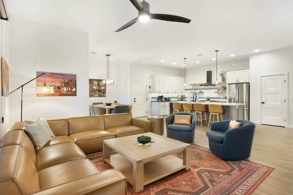 New Build w/ Heated Salt Pool, Hot Tub, Firepit - Image 2