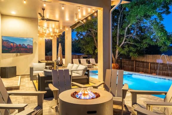 New Build w/ Heated Salt Pool, Hot Tub, Firepit - Image 3