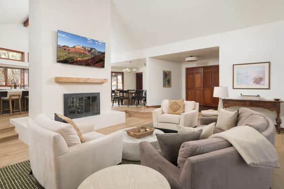 Red Rock Vista | Incredible Views, Hot Tub, Pool Table, Decks, Trail - Image 5