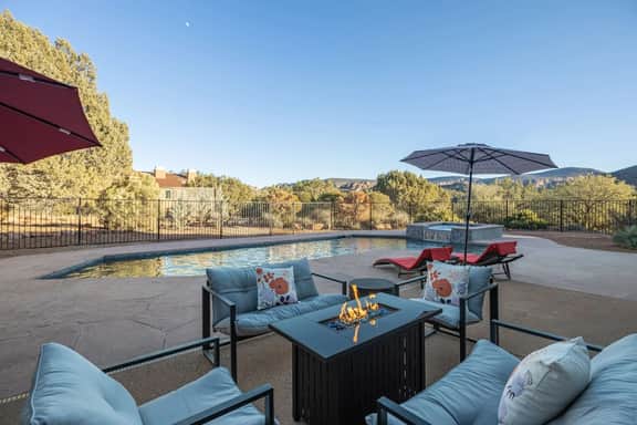 Serene Retreat-Heated Pool, Spa, Sauna, Pickleball - Image 4
