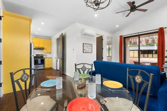 Private Guest House - Full Kitchen, Laundry, Views - Image 4