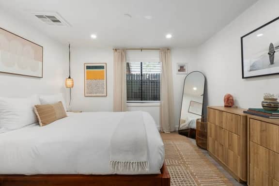 Modern Old Town 2BR + Office | Walk to Town & Wine - Image 2