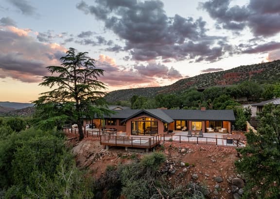 Cliffside Retreat, Hot Tub, Yoga, Views, River - Image 1