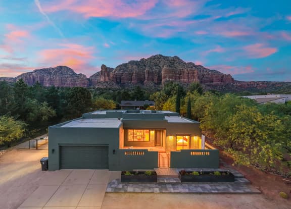 Emerald Escape | Heated Pool, Sauna, Spa, Views - Image 1