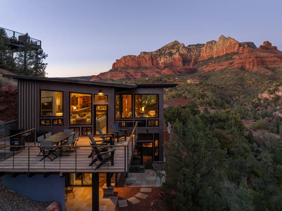 Uptown Architectural Retreat - Incredible Views, 3 Suites - Image 1