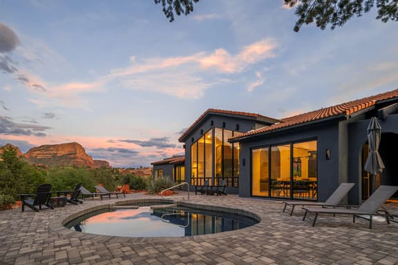 Luxe 2-Acre Oasis: Pool, Spa, Views, Firepit - Image 1