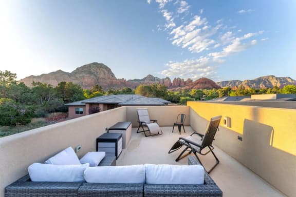 21 New Build | Rooftop Deck Views, Spa, Modern - Image 1