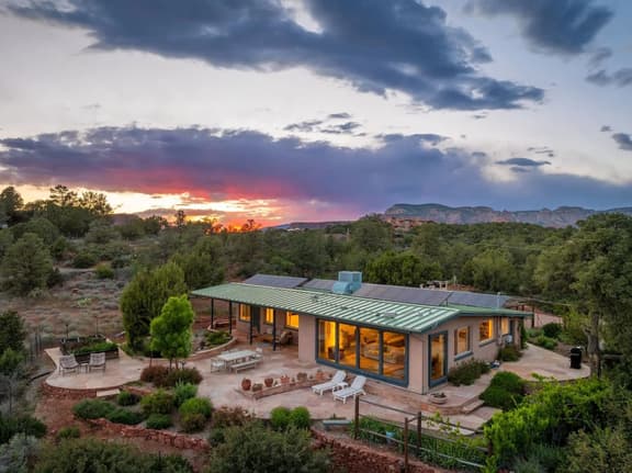 Juniper Ranch - Main & Guest House on 2.5 Acres - Image 1