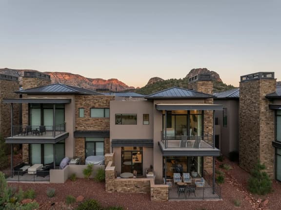 Luxury Sedona Townhome with Golf & Views, Pets - Image 1