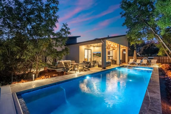 New Build w/ Heated Salt Pool, Hot Tub, Firepit - Image 1