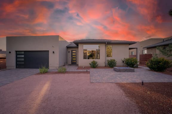 Thunder Mtn Modern - Central Location - Image 1