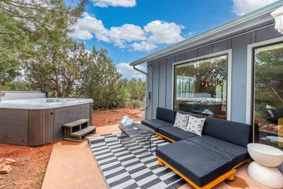Walkable, family-friendly home w/ hot tub - Image 1