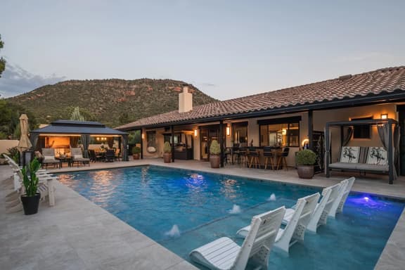 Desert Bloom - Heated Pool & Spa, Sauna, Gym, Game Room - Image 1