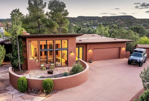 Winners Circle | Hot Tub, Courtyard, Game Room - Image 1
